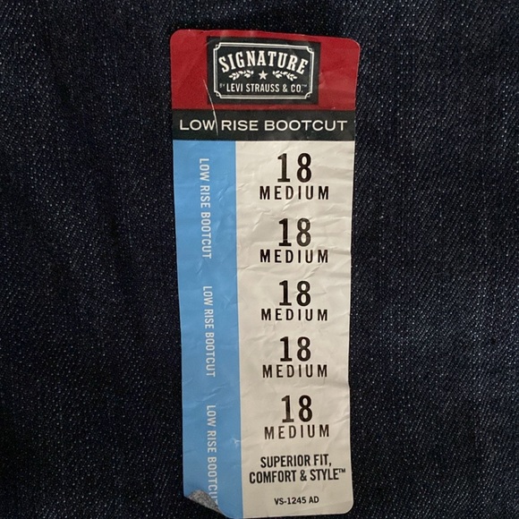 Levis Strauss Signature Stretch Low Rise Bootcut Misses 18 Medium Blue Jeans - Picture 7 of 8